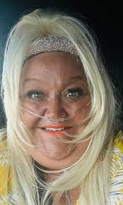 🚨 My dog has got out under the fence … silver Labrador