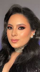 ✨ Look Sofisticado y Elegante ✨ ¿cuéntame si te lo harías ? , En esta  creación, cada detalle fue cuidadosamente pensado para resaltar la belleza  femenina. El maquillaje, de acabado mate, combina tonos ...