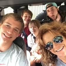 Rhett Hall (@RhettHall97)