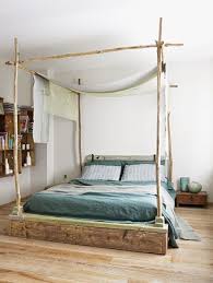 Trouvez des images de stock de lit à baldaquin en bois et en hd et des millions d'autres photos, illustrations et images vectorielles de stock libres de droits dans la collection shutterstock. Deco Chambre Baldaquin Et Ciel De Lit Tendance Cote Maison
