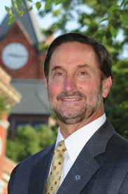 C O M M E N C E M E N T S P R I N G 2 0 1 2