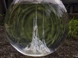 Quella del 23 giugno dove si fa la famosa acqua curativa di san giovanni (qui ne ho parlato). Cos E La Barca Di San Pietro Ecco Leggenda E Realta Bergamonews