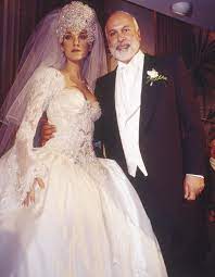 Check spelling or type a new query. Celine Dion Wahnsinns Outfit In Diesem Opulenten Hochzeits Look Sagte Sie Damals Ja Bunte De