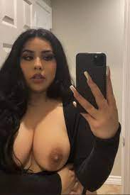 Yammy Latina boob exposed in selfie · Pandesia World