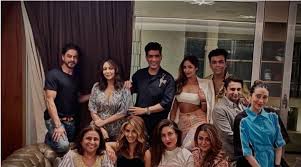 Inside Shah Rukh Khan-Gauri, Malaika Arora, Kareena Kapoors Sunday night  bash with Karan Johar: This is us | Bollywood News - The Indian Express