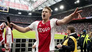 Matthijs de ligt sería uno de los fichajes tapados de joan laporta para el barcelona la próxima temporada. Fc Barcelona De Ligt Refuses To Announce His Departure With De Jong I Have To Think Things Through Marca In English