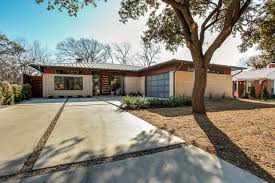 Midcentury modern exterior with wood siding. 75 Beautiful Mid Century Modern Exterior Home Pictures Ideas July 2021 Houzz