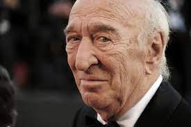 While he was still a young student, montaldo was recruited by the director carlo lizzani for the role of leading actor in the film achtung! Cinema Compie 90 Anni Il Regista Giuliano Montaldo Citta Paese