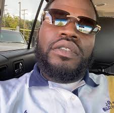 King von mom showing off her natural beauty at age 49 😍