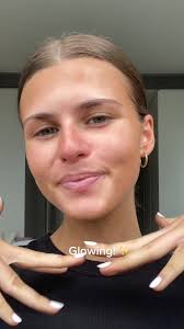 Achieve a Natural Bronzed Contoured Face with Self Tanning Mousses and  Blending Brush