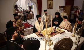 Aρχίζει μετά τη κυριακή των αγίων πάντων και λήγει στις 29 ιουνίου, στη μνήμη των αποστόλων πέτρου και παύλου με εξαιρέσεις Esperinos Egkainiwn I N Agiwn Apostolwn Petroy Kai Payloy Dilofoy Barhs