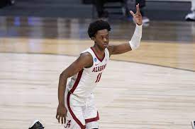 Although he's not the most consistent shooter he can get hot from outside and he shows a lot of promise to develop into a good 3pt shooter. T Eedhy3qbjuwm
