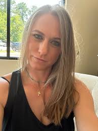 Christa Duncan's Instagram, Twitter & Facebook