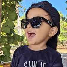 Se voltea el camión de la basura y la gente muy educada no se acerco, no  hubo r4piña, como que la gente ya esta tomando conciencia gracias por este  cambio de la