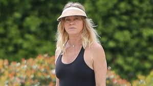 Goldie hawn began her career as a dancer but switched to acting on television and then film. Goldie Hawn Says She Cries Probably 3 Times A Day Amid The Coronavirus Pandemic Entertainment Tonight