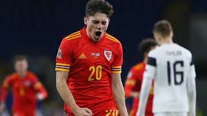 Он играет на позиции левый вингер. Daniel James Fires Wales Into The Big Time Sport The Times