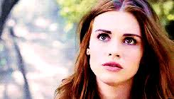 Under the cut you'll find a total of 96, both small/medium, textless, recent, hq gifs of holland roden known for her role as lydia martin in teen wolf. Ddlovatosrps Holland Roden Gif Hunt Under The Cut You Will