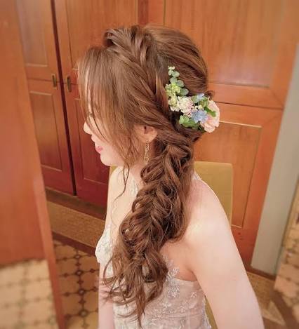 Loose Romantic side braided hairstyle for bride Yinghui 💕