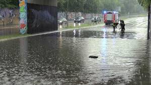 Und was machen die temperaturen? Wetter Unwetter Schaden Durch Starkregen In Nrw