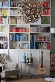 Een Ode Aan De Billy Boekenkast En Alle Hacks Interior Junkie Billy Boekenkast Ideeen Voor Een Kamer Thuisdecoratie