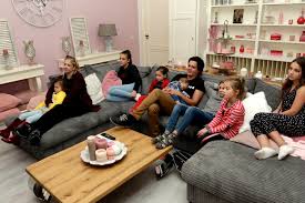 Vermenigvuldig uw 2 kinderen met 6 en stel dezelfde vraag dan nog eens. Familie Nagelkerke In Een Huis Vol Groot Gezin Hoeft Niet Stressvol Te Zijn Foto Ed Nl