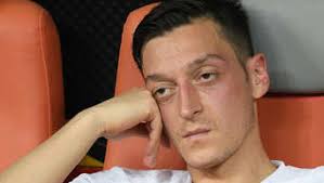 Anna maria ferchichi (frau von bushido) gefällt es gar nicht wie sich fler öffentlich zu bushido äußert. Mesut Ozil Themenseite