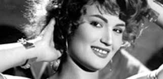 وقالت نجوى فؤاد (82 سنة) إنها تزوجت في حياتها 6 مرات وليس 10 كما. Ø£Ù„ÙˆØ§Ù† Ø§Ù„ÙˆØ·Ù† Ù†Ø¬ÙˆÙ‰ ÙØ¤Ø§Ø¯ ØªÙƒØ´Ù ÙÙŠ Ø­ÙˆØ§Ø± Ù†Ø§Ø¯Ø± Ø³Ø± ØªÙ‡Ø¯ÙŠØ¯Ù‡Ø§ Ø¨Ø§Ù„Ø§Ù†ØªØ­Ø§Ø±