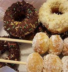 Semua bahan donat kentang dicampur, ditambah larutan ragi yang sudah diaktifkan sedikit demi sedikit. Resep Donat Kentang Empuk Lembut Dan Cara Membuat Anti Bantat Blog Chef Ruldo