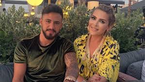 Selin ciğerci'nin en çok canını sıkan durum. Selin Cigerci Kimdir Kac Yasinda Selin Cigerci Bikini