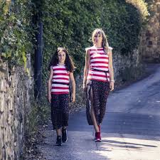 Abito mamma e figlia uguale mamma e figlia abbigliamento vestiti mamma e figlia uguali eleganti inverno mamma e figlia abiti vestito mamma e scegliere abito mamma figlia uguali può diventare abbastanza insidiosa se non si conoscono le dovute informazioni nel settore vista l'ampia gamma di. Look Mamma E Figlia Archivi Fiammisday Blog Come Vestire I Bambini