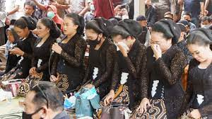 Copy rumus dan paste special ke sel tersebut kembali dengan mengambil nilai (values) rumus saja. Apa Itu Guru Gatra Guru Wilangan Dan Guru Lagu Dalam Tembang Macapat Jawa Kumparan Com