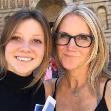 Iris Robbins's Instagram, Twitter & Facebook