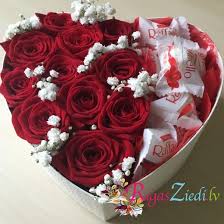 Big heart shaped box for flowers. Roses In A Heart Shaped Box Rigas Ziedi