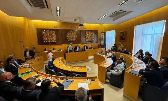 Manfredonia, Consiglio Comunale il giorno 30 luglio: l’ordine del giorno
