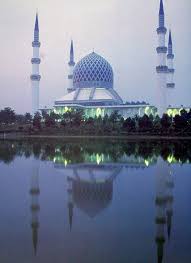 Frequently asked questions about sultan salahuddin abdul aziz shah mosque. Masjid Sultan Salahuddin Abdul Aziz Shah Is The Blue Mosque Of Shah Alam Malaysia Beautiful Mosques Masjid Mosque