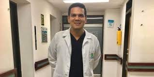 Carlos ardila lülle, las empresas, la fortuna y el patrimonio que dejó el fundador y dueño de la organización ardila lülle vivía en cali por recomendación médica y aunque hasta el momento se desconocen las causas de su fallecimiento, la. Muere Primer Medico En Colombia Por Covid 19 Forbes Colombia
