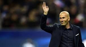 وهو المدير الفني الحالي لنادي ريال مدريد وهو أحد أنجح المدربين في العالم. Ø²ÙŠØ¯Ø§Ù† ØªØ¹Ø±ÙØª Ø¹Ù„Ù‰ Ø§Ù„ÙƒØ±Ø© ÙÙŠ Ø§Ù„Ø´Ø§Ø±Ø¹ ÙˆÙ‡Ø°Ù‡ Ø£Ø³Ø¨Ø§Ø¨ Ù‚Ø³ÙˆØªÙŠ Ø¹Ù„Ù‰ Ø§Ø¨Ù†ÙŠ