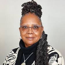 Carolyn Boykin's Instagram, Twitter & Facebook