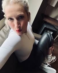 Loving my new Nike addition! Thanks Upstairs Circus for the rad  experience." @nothingbycandice #customsneakers #AF1 #customs #nikewomen