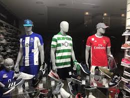 A briga pela liderança do campeonato português continua. The Big 3 Portugal S 3 Best Soccer Clubs Fc Porto Sporting Cp And S L Benfica Picture Of Portugal Europe Tripadvisor