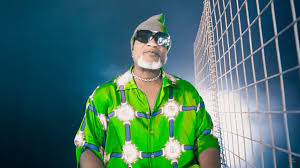 After more than 35 years of career, koffi is one of the most popular congolese and african singers and a much present personality in the congolese media landscape. Koffi Olomide Etat D Urgence Getmziki