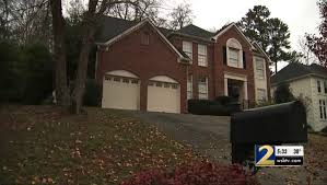 Kelly returned from tour and recorded a video of the aftermath, and posted it on instagram in early december. Rapper R Kelly Caused Over 200 000 In Damages To Rental Properties Lawsuit Inman