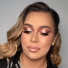 Pentru ca am tot primit întrebări legate de pigmentul de pe pleoape la  genul acesta de machiaj, am zis să fac și o postare separată cu produsele  folosite . 🩷✨ Folosesc tint-ul