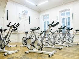 Cercles de la forme let's go fitness liberty gym magic form makadam fitness maxifit movida club moving express myfit neoness o'sport59 océania club on air planète fitness run'up forme le fichier ajouté n'est pas valide. Cercle De La Forme Maillot A Paris Tarifs Avis Horaires Essai Gratuit