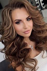 Hairstyles For Weddings Are Of Primary Concern For Every Bride It May Be Ravishing Half Up Half Down Hairstyles Or Simple Yet E Fryzury Fryzura Fryzury Slubne