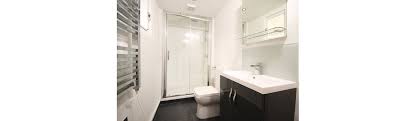 Ascoltate le richieste della coppia, propongo una soluzione il costo di rivestire il bagno in resina è decisamente inferiore alla demolizione e al rifacimento del bagno. Bagno Senza Piastrelle Microcemento E Resina Per Il Rivestimento Rubinetteria Shop