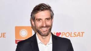 Published 6 years, 1 month ago 1 comment. Maciej Dowbor Pozuje W Sukience 22 Dzien Kwarantanny Z Samymi Kobietami Wyjasnia Magazyn Rmf Fm