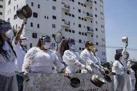 De acordo com a polícia militar, durante o ato os manifestantes atearam fogo em pneus e bloquearam totalmente a via no sentido capital. Acesso A Praia Fechado Protesto Em Sp E Manifestacao Em Mianmar Veja Fotos De Hoje 26 03 2021 Imagens Do Dia Fotografia Folha De S Paulo