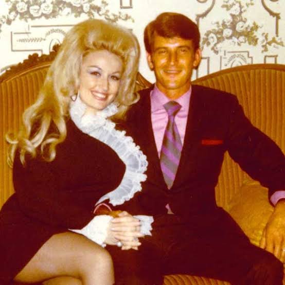 Dolly Parton Forced Teenagers to Hold Each Other Hostage for Cash—and Saved a Generation