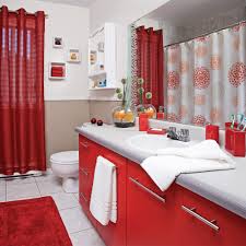 Pour une salle de bain élégante aux couleurs des fêtes de fin d'année, nous vous proposons deux styles différents. Salle De Bain Rouge Blanc Bright Shadow Online